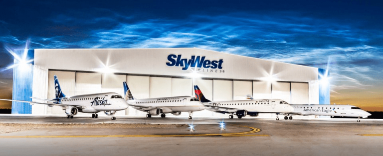 skywest hanger and planes