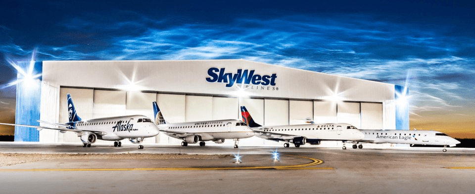 skywest hanger and planes