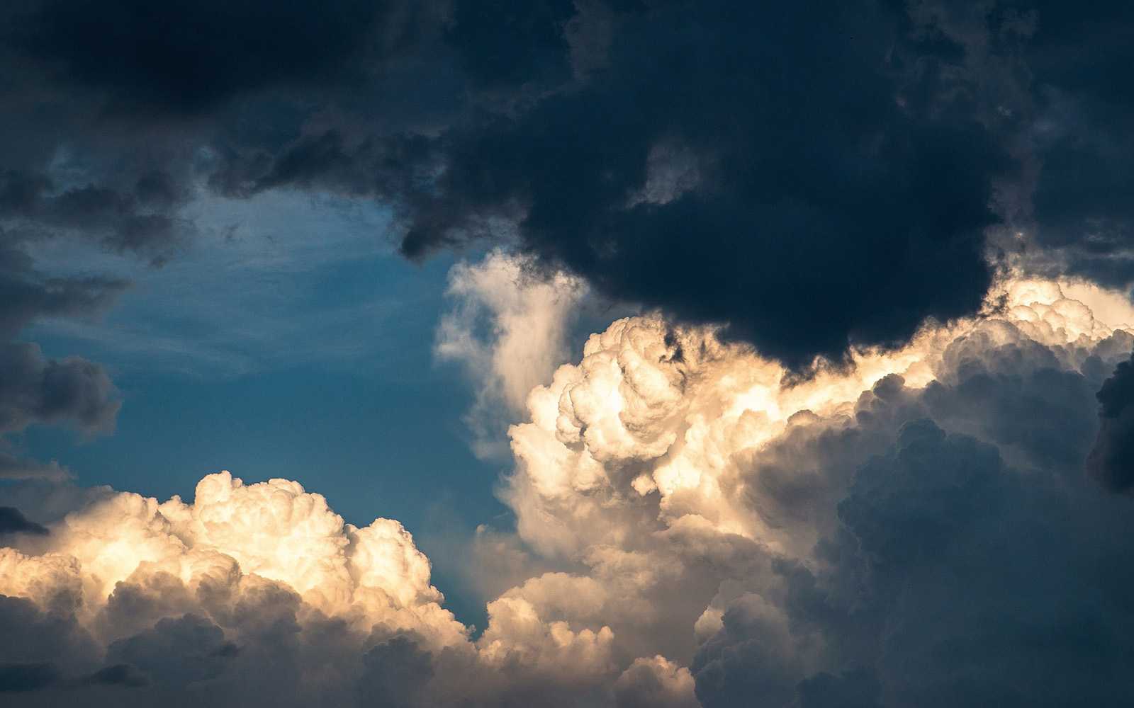 weather clouds mixed between dark and bright