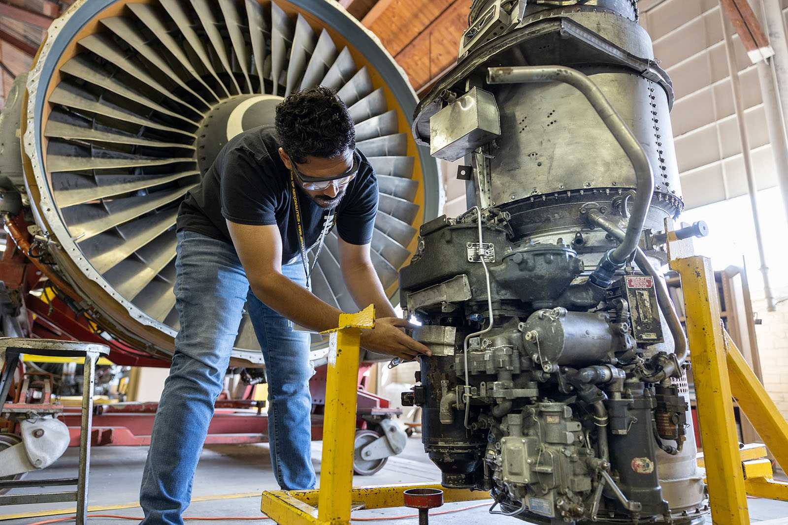 amt student working on turbine spartan college